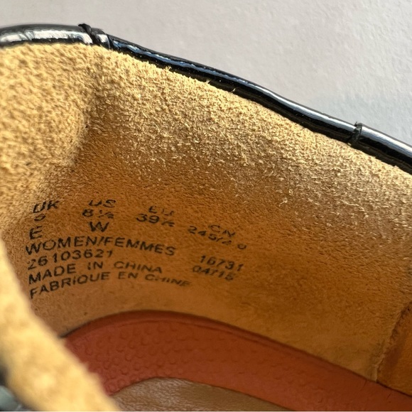 Clarks Artisan Unstructured Unloop leather slip on shoes - Picture 8 of 9